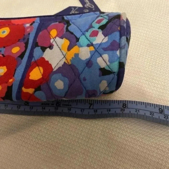 VERA Bradley Cosmetic Toiletry Bag - Picture 8 of 9